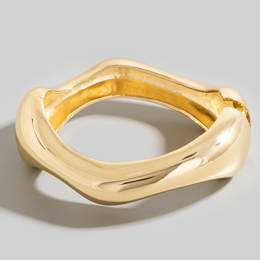 GOLD WAVY METAL BANGLE