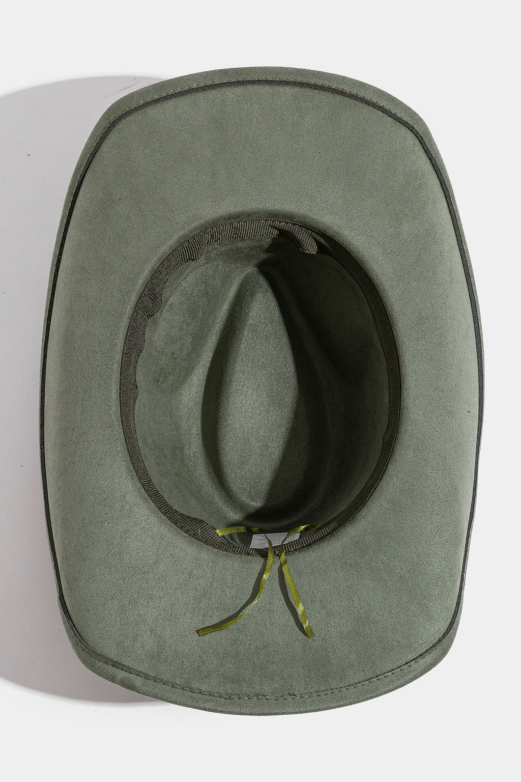 OLIVE COWBOY HAT WITH ROUND CHAIN