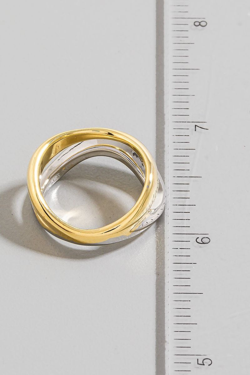 GOLD AND SILVER WAVY LAYERED RING