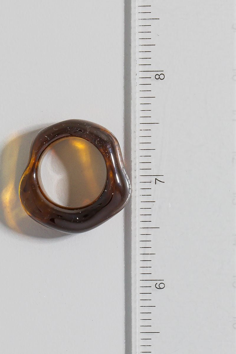 ACRYLIC BROWN BAND RING