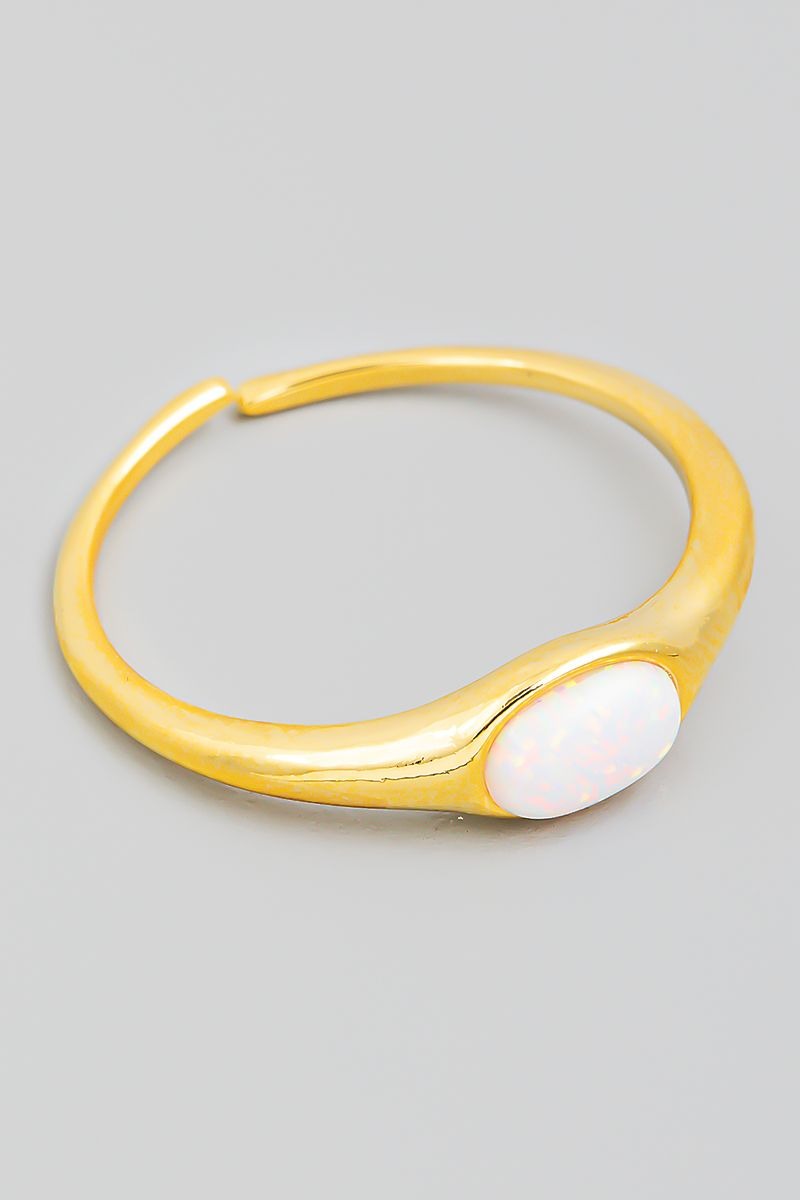 GOLD OVAL OPAL STONE RING