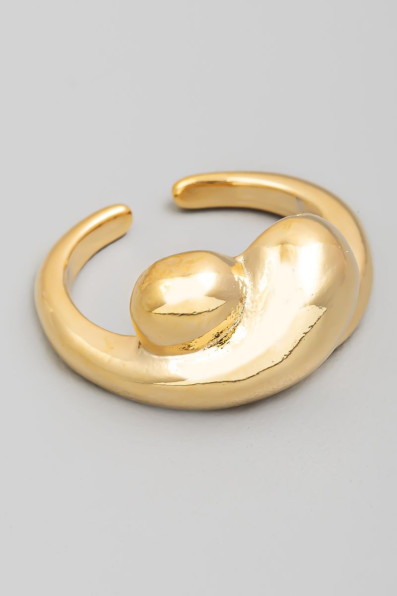 GOLD STATEMENT RING